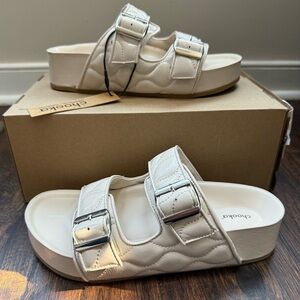 Chooka Ava Double Buckle Platform Sandal Cream Quilted Faux Leather Sz 8 Preppy